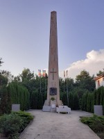 8 Obeliscul